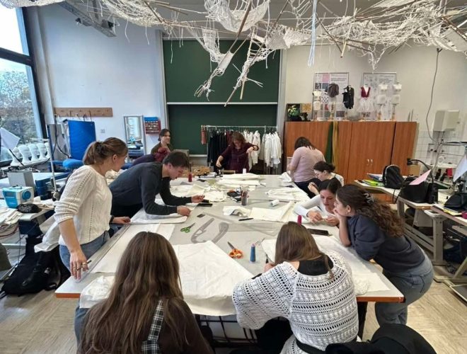 Студенти од Факултетот за ликовни уметности и Машинскиот факултет при УКИМ учесници на зимската школа „Недела на дизајнот 2025“ во Марибор