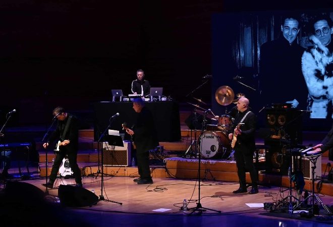 (ВИДЕО+ФОТО) Влада Дивљан – „Само љубов“ – „Невладина организација“ приреди концерт за душа и сите сетила