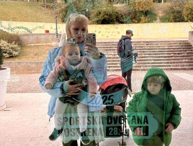 Со Ирина Атанаскова: За уметноста да се биде мајка и уметник и за пријателот што го спасува денот